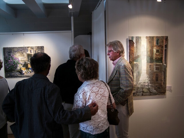exhibitions/01